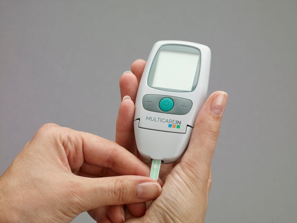 ニキビの原因を知るための血液検査は必要ですか？