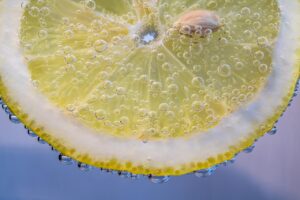 ニキビを改善するためにレモンは効果的なのか？