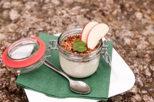 繰り返すニキビを腸内環境で整えるヨーグルトの選び方は？