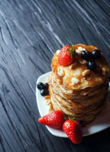 繰り返すニキビを防ぐための食事と間食の選び方は？