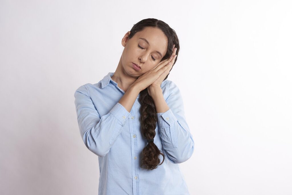 繰り返すニキビが原因で睡眠途中に目が覚める人の対処法は？