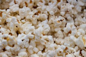 繰り返すニキビを防ぐための体内ケアと外食の週3回運用法は？