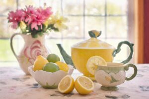 繰り返すニキビを防ぐための体内ケアにおけるお茶とカフェインの量比較は？